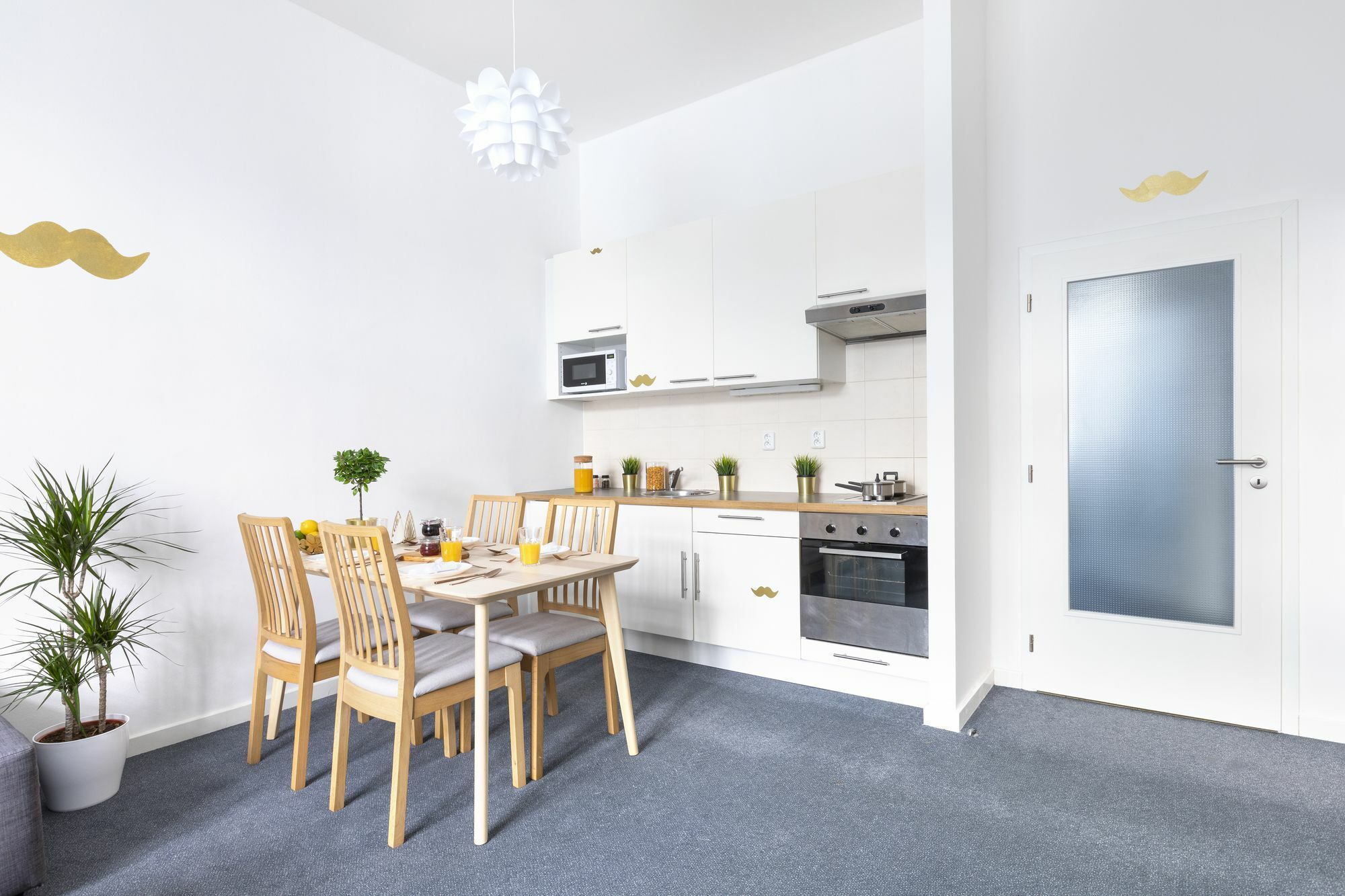 Little Tom Apartments Прага Экстерьер фото